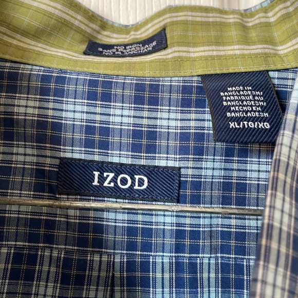 NWOT Mens Izod no iron size xl button down shirt. Blue checked pattern. - Picture 2 of 8